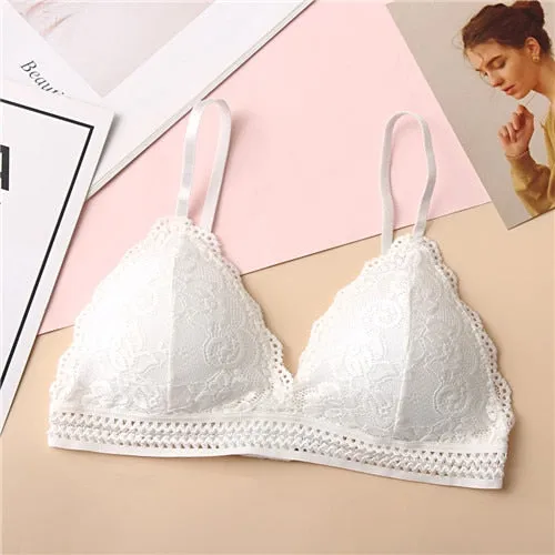 EIE New Fashion Thin French Style Bralette Lace Wireless Triangle Cup Women Lingerie Soft Bra Seamless Underwear Deep V Girls