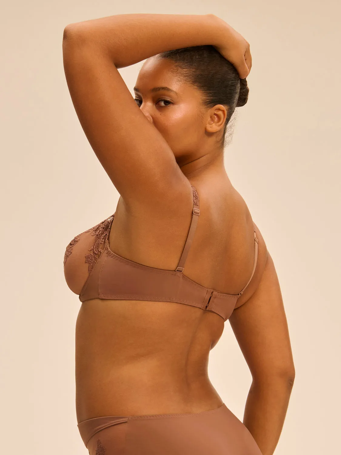 Saga Sheer Demi - Mocha