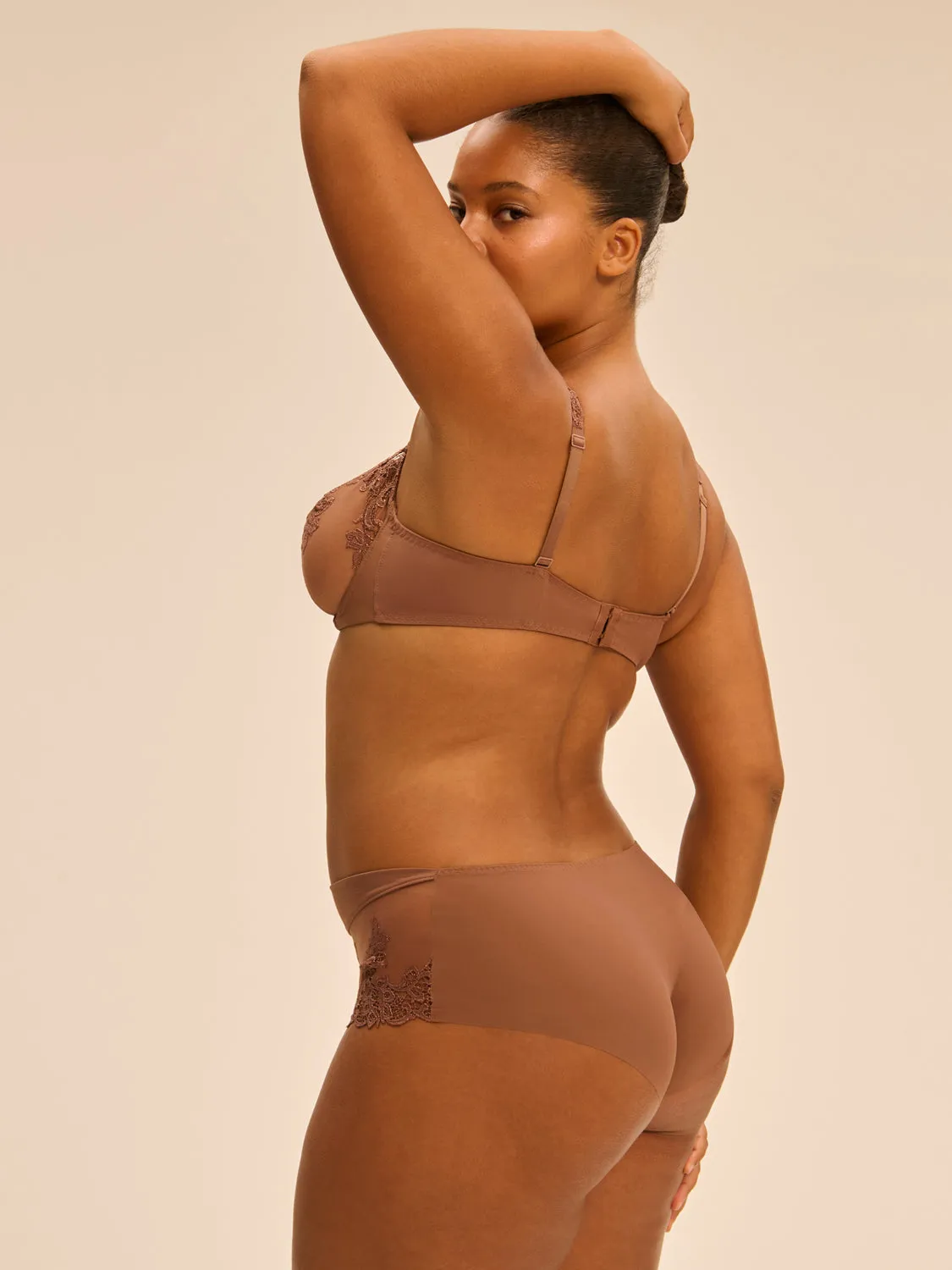 Saga Sheer Demi - Mocha