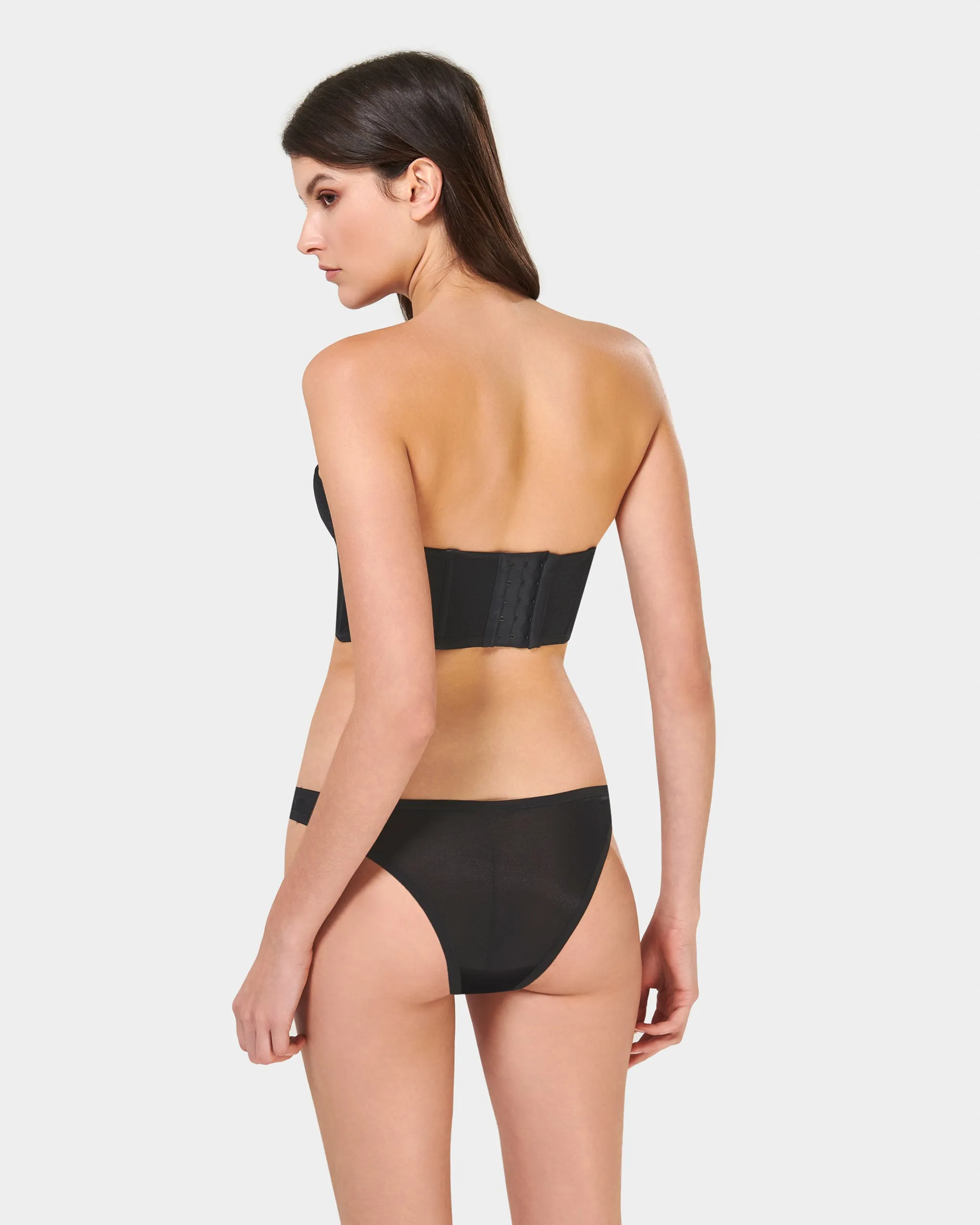 Set: Thena Black