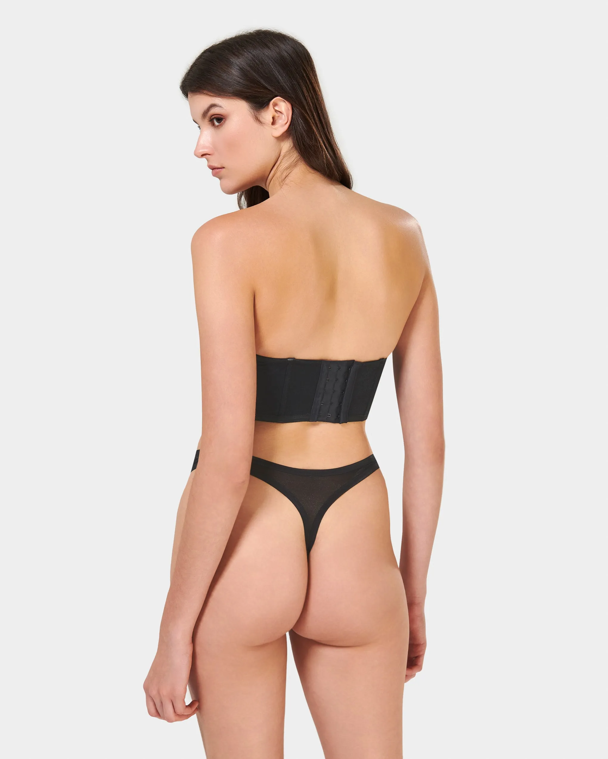 Set: Thena Black
